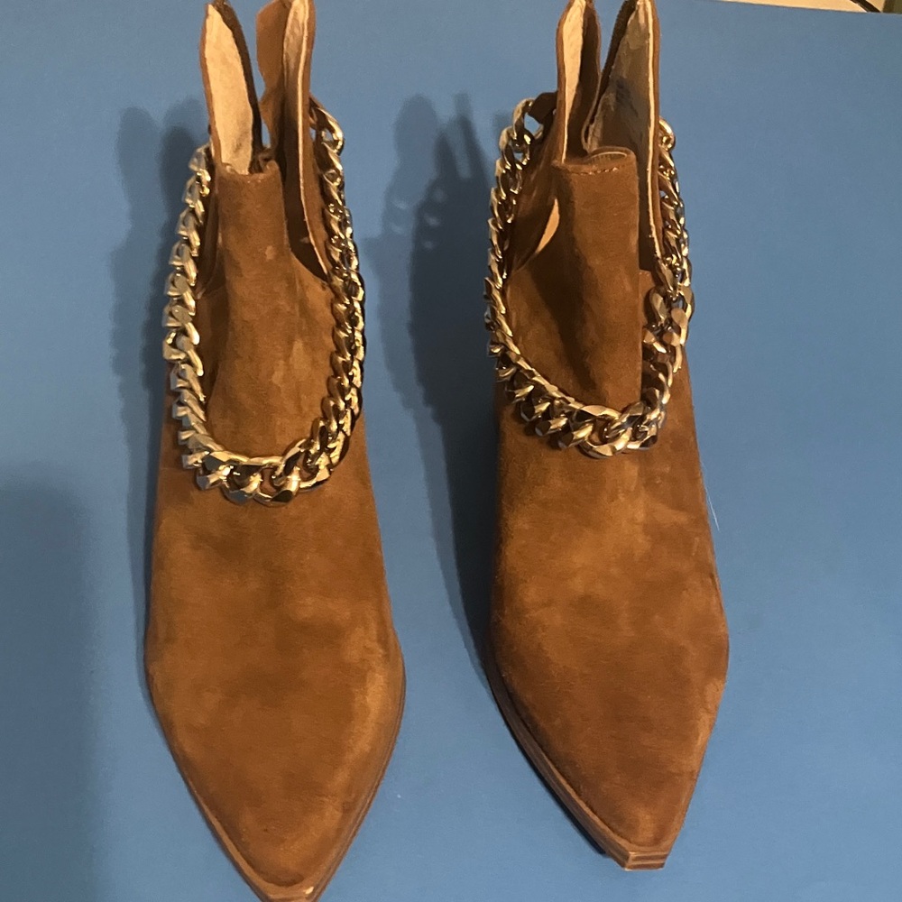 Steve Madden Tan Suede Pointed Ankle Booties with Gold Chain